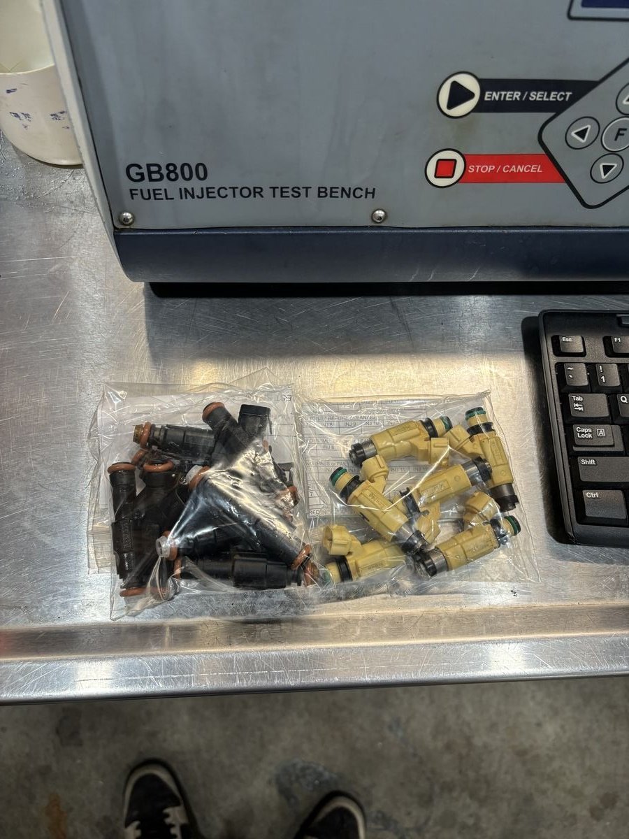 Fuel injectors on the test bench